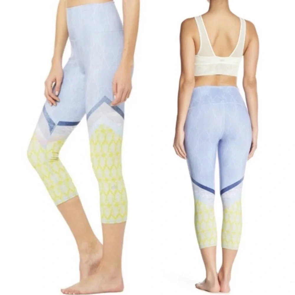 Alo Yoga Airbrush Tree Lace Sky Cropped Leggings 21”
